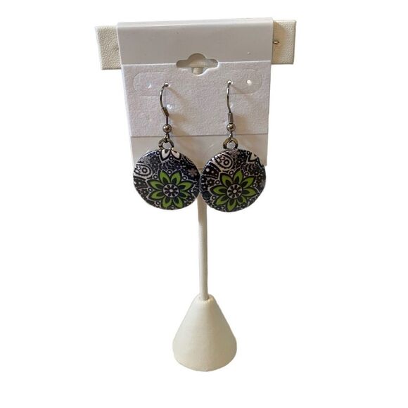 Lightweight button shaped blue & green colored earrings. - Picture 2 of 7